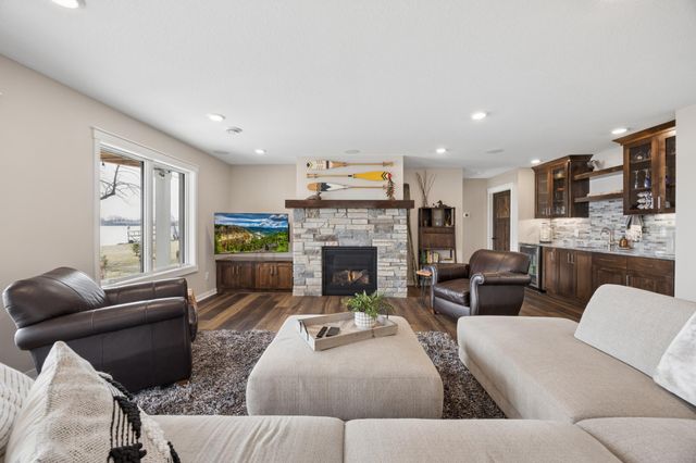 6824 W Shadow Lake Drive, Lino Lakes, MN 55014