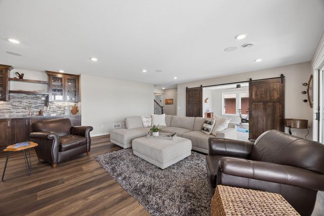 6824 W Shadow Lake Drive, Lino Lakes, MN 55014