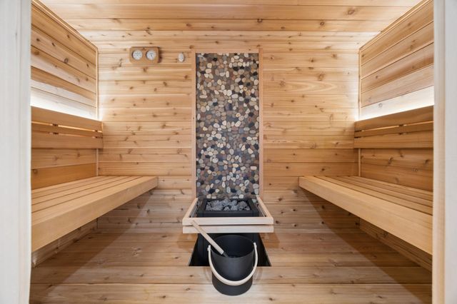 6824 W Shadow Lake Drive, Lino Lakes, MN 55014