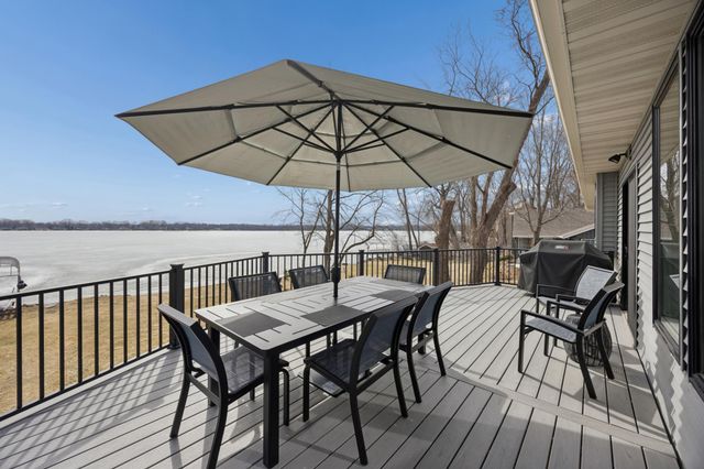 6824 W Shadow Lake Drive, Lino Lakes, MN 55014