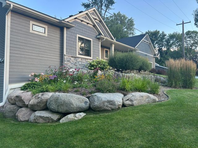 6824 W Shadow Lake Drive, Lino Lakes, MN 55014