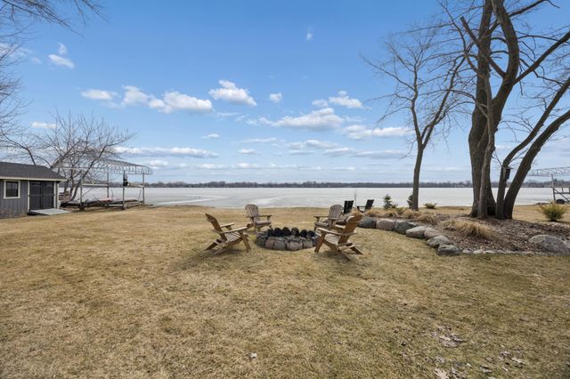 6824 W Shadow Lake Drive, Lino Lakes, MN 55014