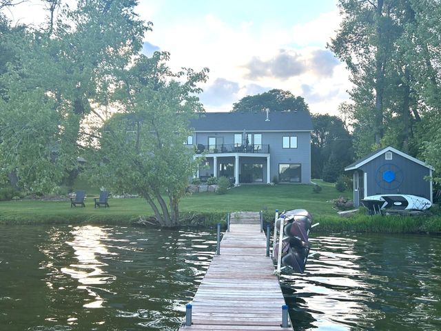 6824 W Shadow Lake Drive, Lino Lakes, MN 55014