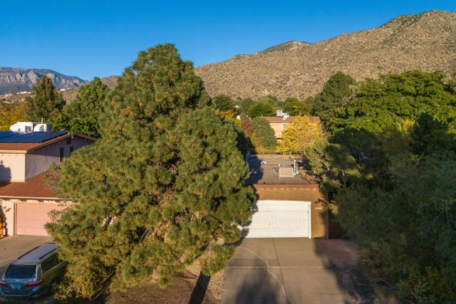 3020 Matador Drive NE, Albuquerque, NM 87111