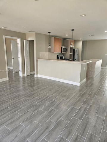 3906 NW 207th St Road 3906, Miami Gardens, FL 33055