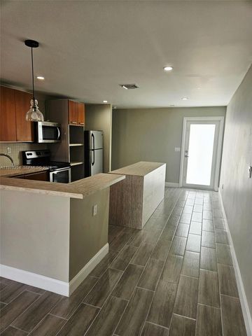 3906 NW 207th St Road 3906, Miami Gardens, FL 33055