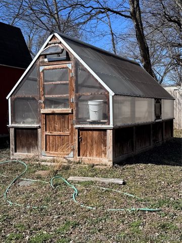 17603 E Meadow Lane, Claremore, OK 74017