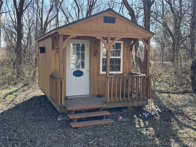 17603 E Meadow Lane, Claremore, OK 74017