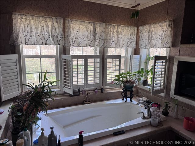 17603 E Meadow Lane, Claremore, OK 74017