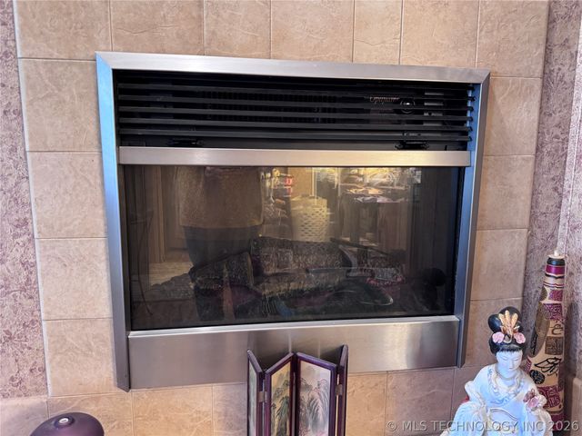 17603 E Meadow Lane, Claremore, OK 74017