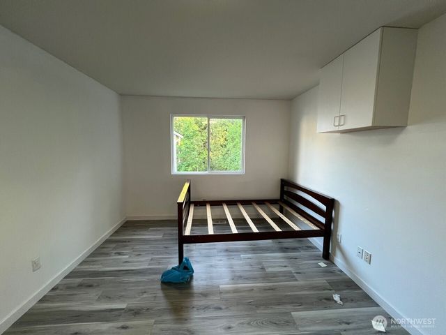 9525 S 221st Place, Kent, WA 98031