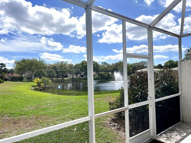 9624 Crescent View Drive N, Boynton Beach, FL 33437