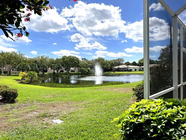 9624 Crescent View Drive N, Boynton Beach, FL 33437
