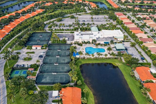 9624 Crescent View Drive N, Boynton Beach, FL 33437