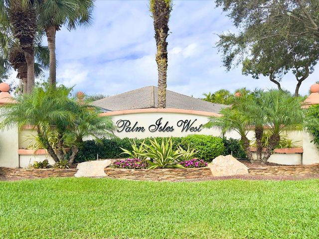 9624 Crescent View Drive N, Boynton Beach, FL 33437