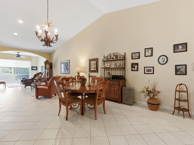 9624 Crescent View Drive N, Boynton Beach, FL 33437