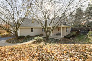 675 Charleston COURT #B, Brookfield, WI 53045