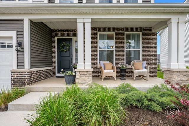 115 Piper Glen Avenue, Oswego, IL 60543