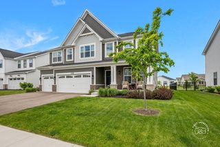 115 Piper Glen Avenue, Oswego, IL 60543