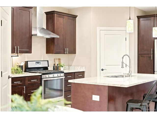 9851 W 71st Ave, Arvada, CO 80004