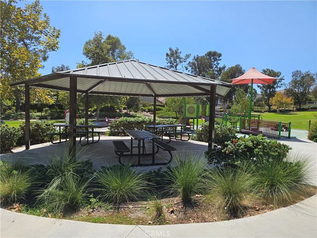 25825 Southbrook, Lake Forest, CA 92630
