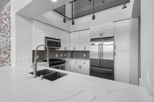 1901 Victoria Avenue 204, Oxnard, CA 93035