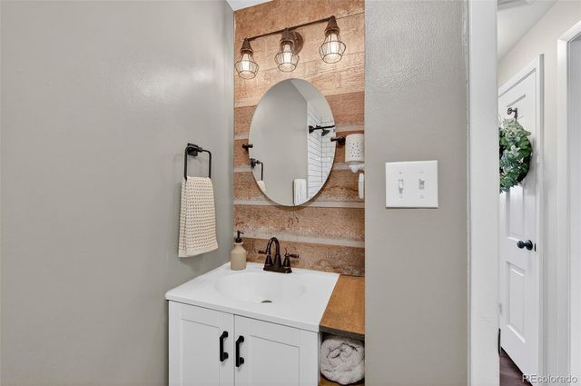 8360 W 70th Avenue, Arvada, CO 80004