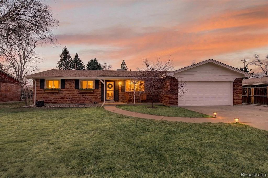 8360 W 70th Avenue, Arvada, CO 80004