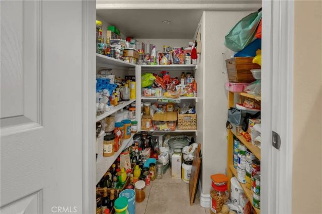 1082 Venice, Upland, CA 91786