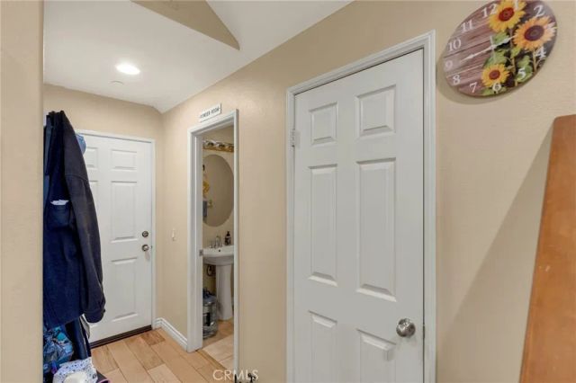1082 Venice, Upland, CA 91786