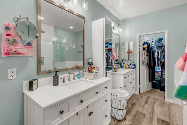 1082 Venice, Upland, CA 91786