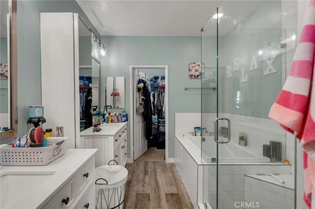 1082 Venice, Upland, CA 91786