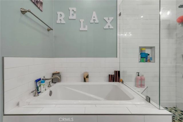1082 Venice, Upland, CA 91786