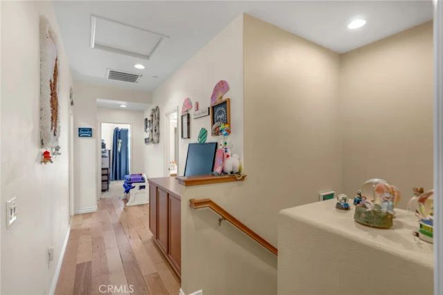 1082 Venice, Upland, CA 91786