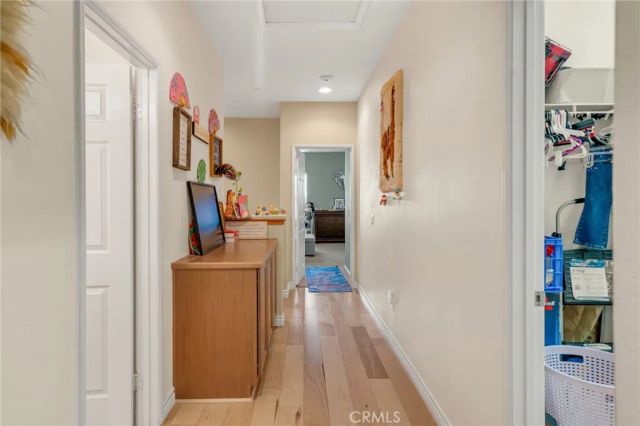 1082 Venice, Upland, CA 91786