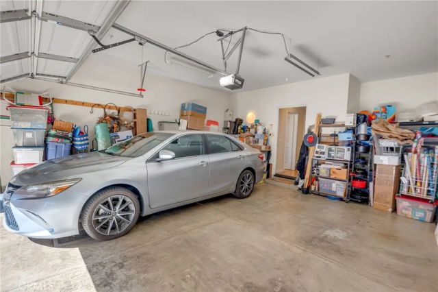 1082 Venice, Upland, CA 91786