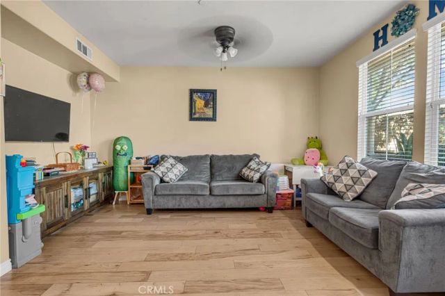 1082 Venice, Upland, CA 91786