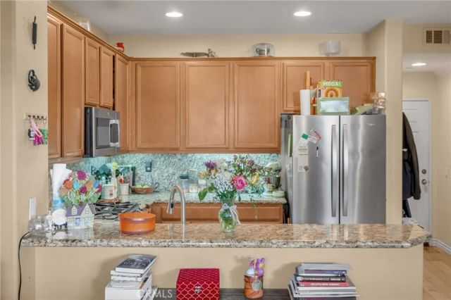 1082 Venice, Upland, CA 91786