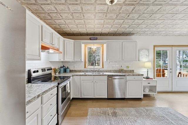 505 Loomis St, Westfield, MA 01085