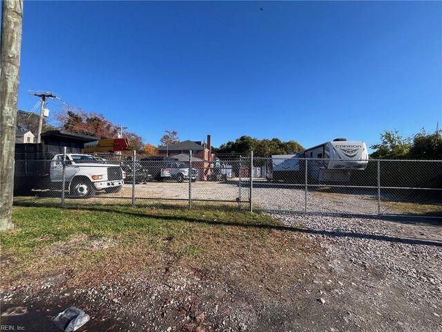 915 W 26th ST, Norfolk, VA 23517