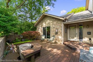 4159 Foxpointe Drive, West Bloomfield Charter Township, MI 48323
