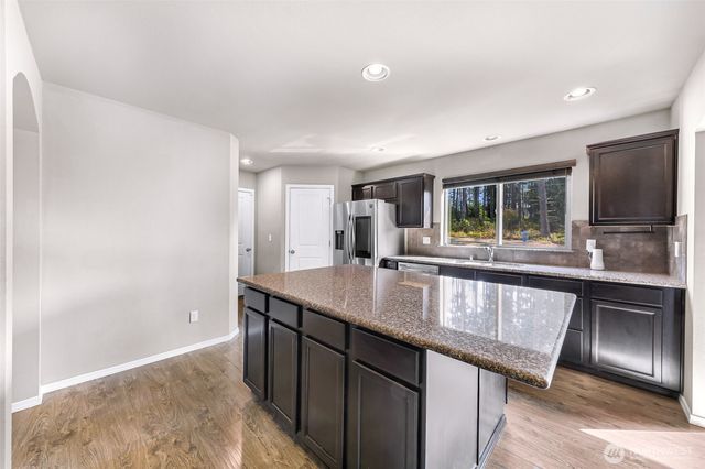 930 Cove View Circle, Oak Harbor, WA 98277