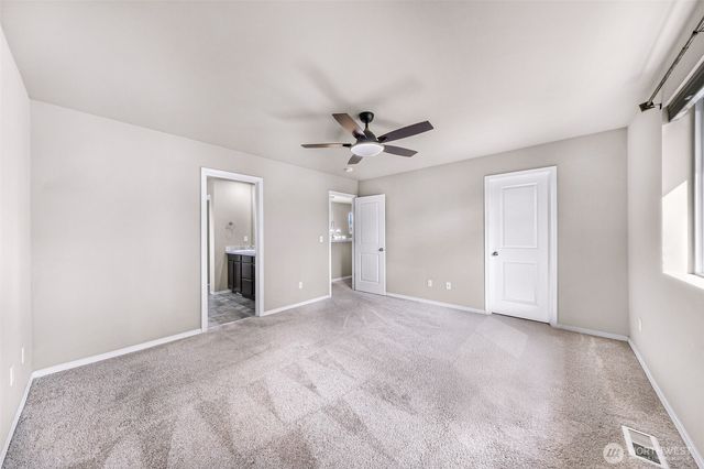 930 Cove View Circle, Oak Harbor, WA 98277