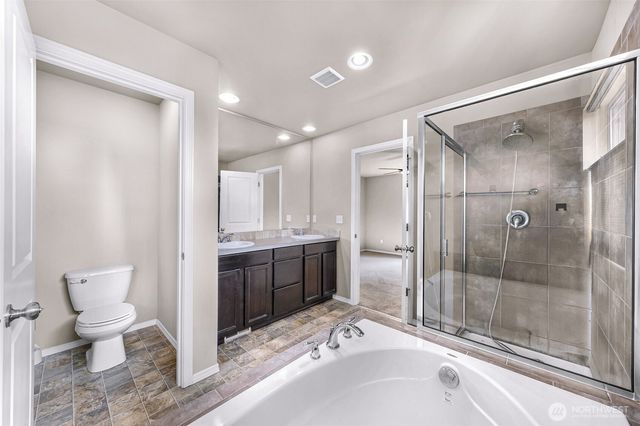 930 Cove View Circle, Oak Harbor, WA 98277