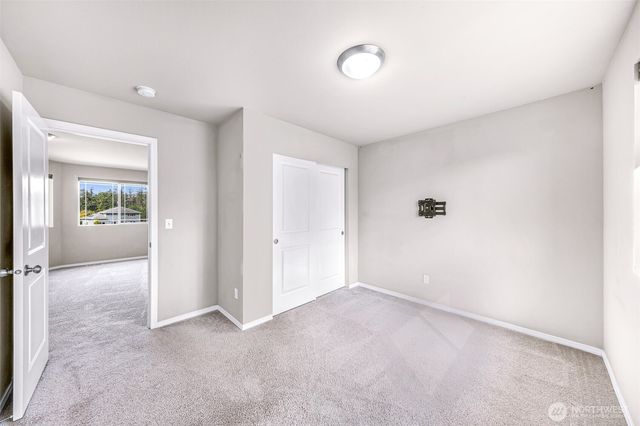 930 Cove View Circle, Oak Harbor, WA 98277