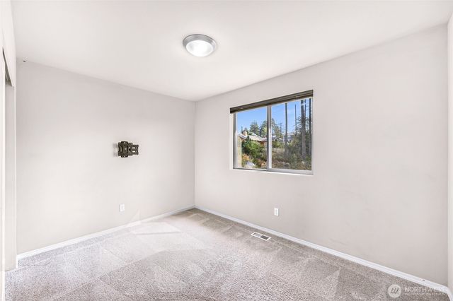 930 Cove View Circle, Oak Harbor, WA 98277