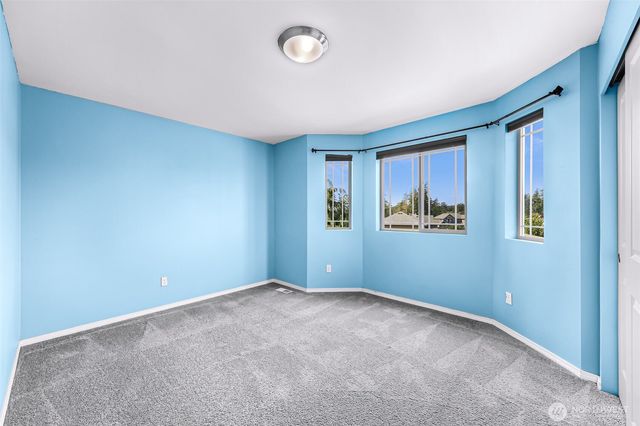 930 Cove View Circle, Oak Harbor, WA 98277