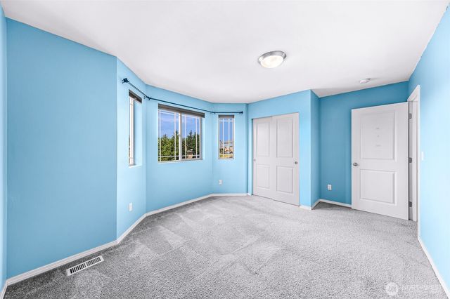 930 Cove View Circle, Oak Harbor, WA 98277