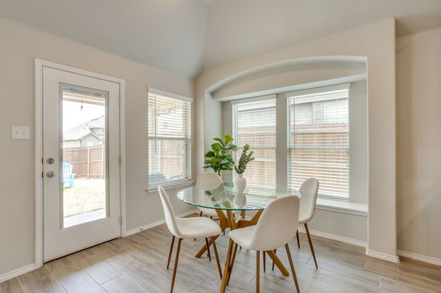 533 Lela Circle, Keene, TX 76059