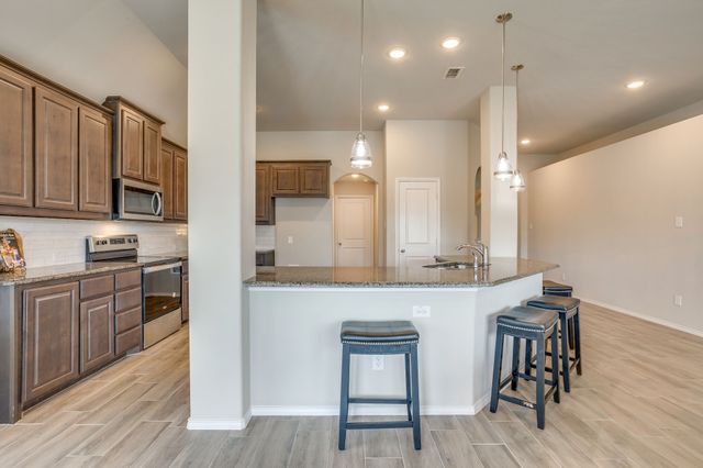 533 Lela Circle, Keene, TX 76059